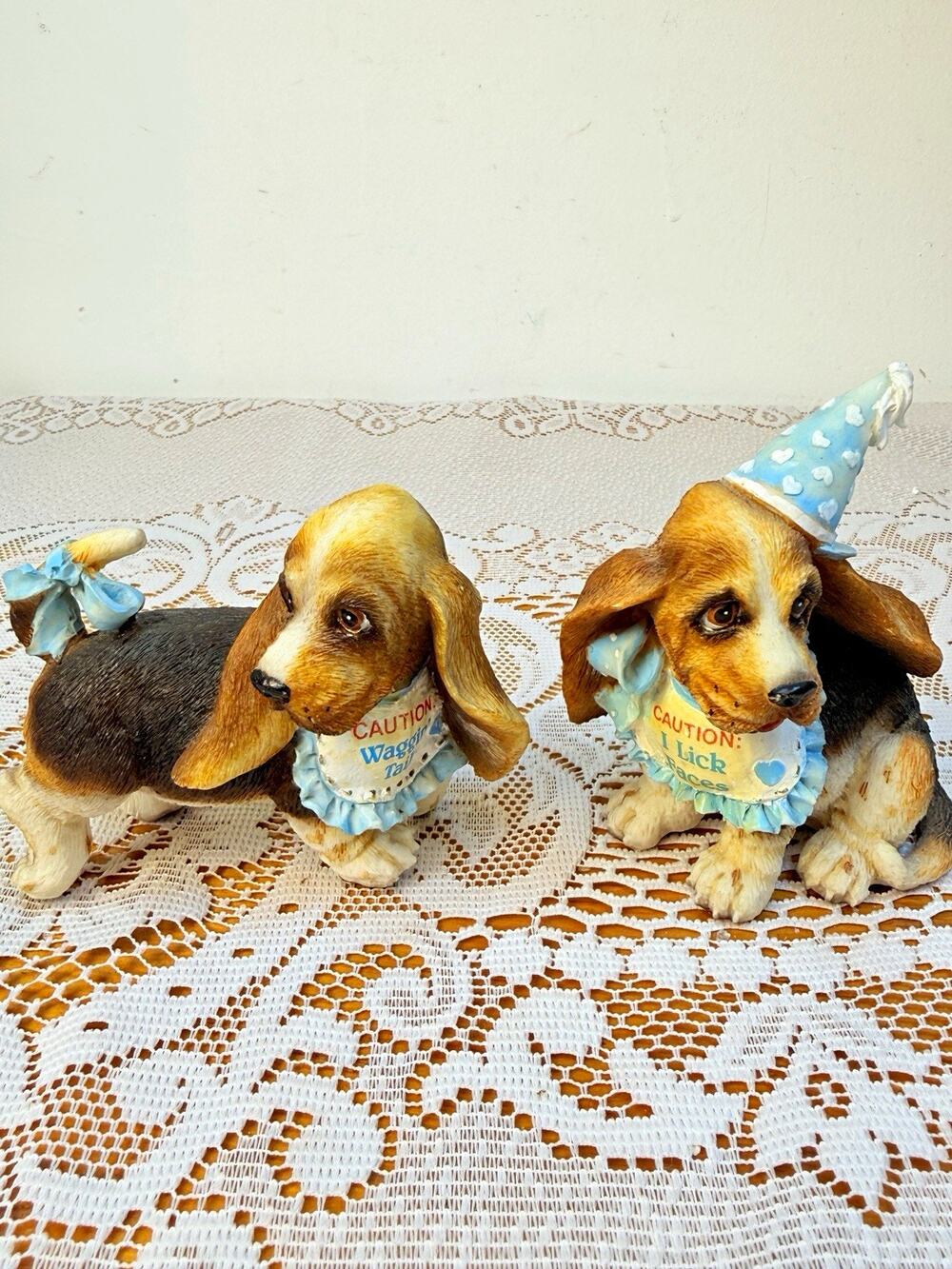 Enesco Homer Resin basset Hounds Dog Figurines Set of 2